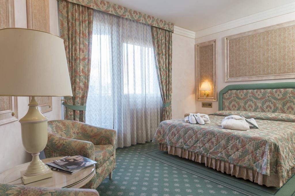 Comano Cattoni Holiday Ponte Arche Zimmer foto